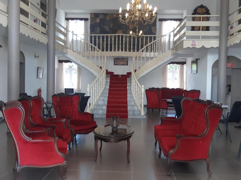Single Room In Palais Otentik Restaurant N Hotel 푸앵트 오 카노니에 외부 사진